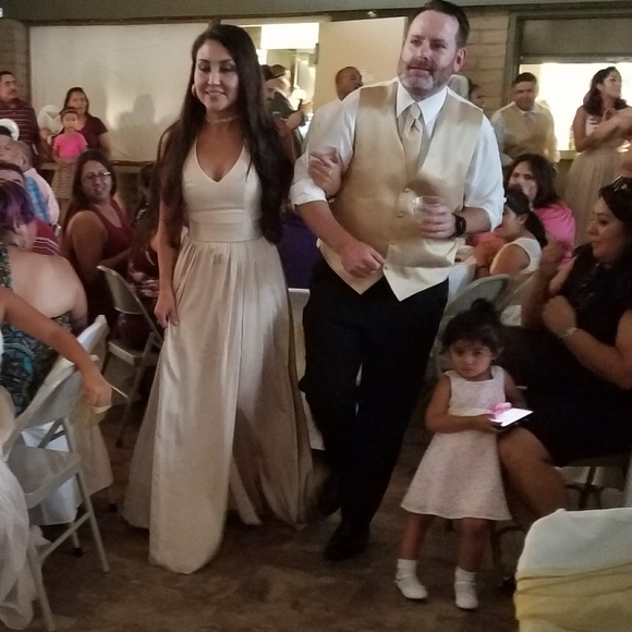 Vera Wang V Neck Halter Gown with Sash - Picture 7 of 8